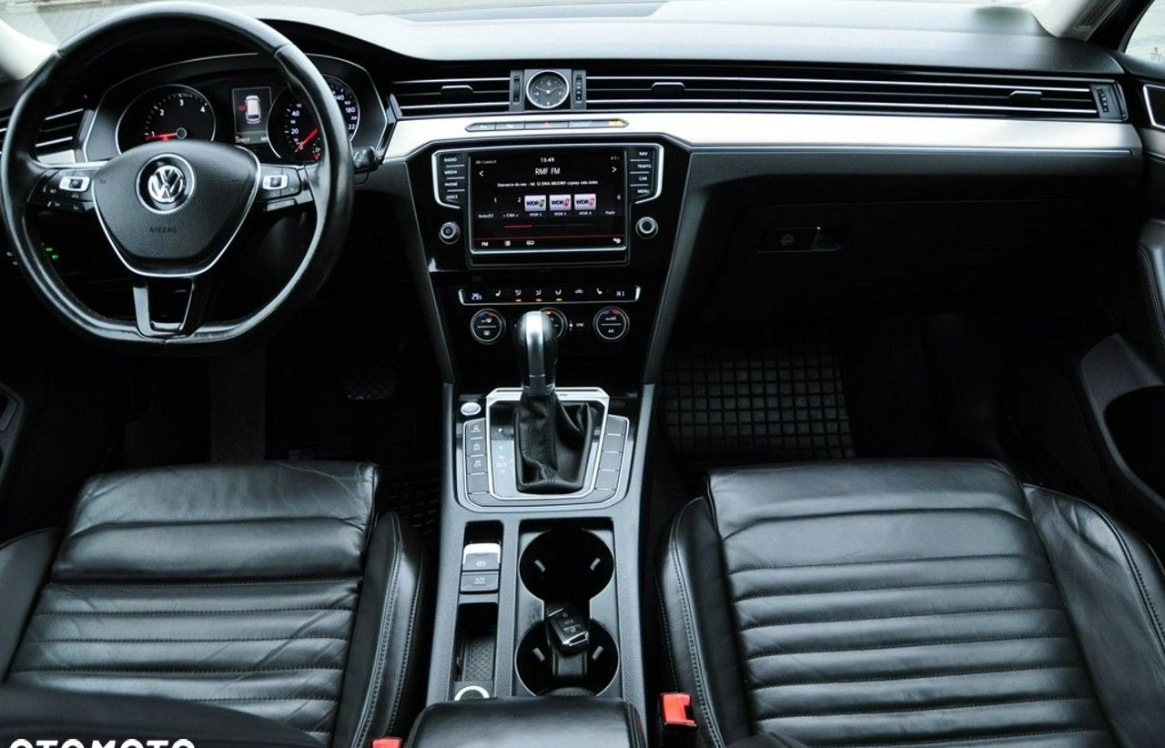 Volkswagen Passat cena 59900 przebieg: 269000, rok produkcji 2014 z Wojcieszów małe 781